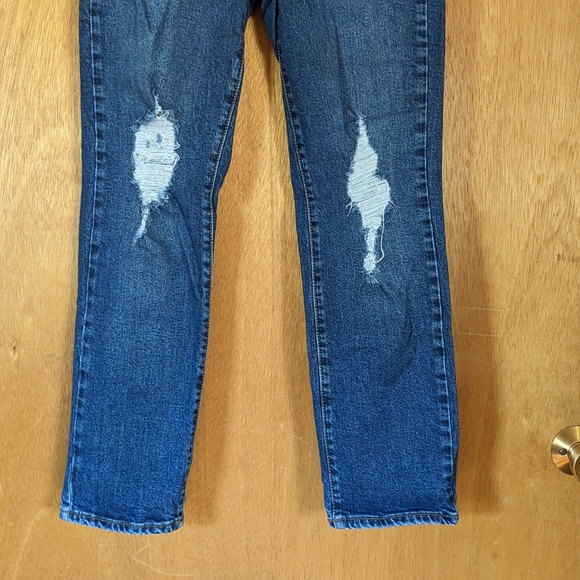 Universal Thread Woman's High Rise Slim Straight Distressed Knee Jeans - Picture 3 of 6